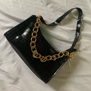 ‼️SOLD‼️ Black with gold chain leather l purse